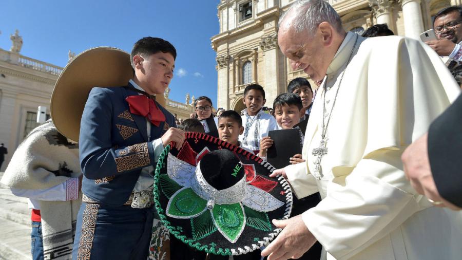 Papa enviará a México 150 mil dólares por sismo