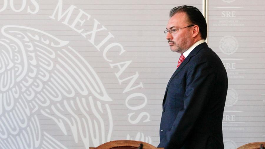 Luis Videgaray reconoce errores; dejar&aacute; la pol&iacute;tica