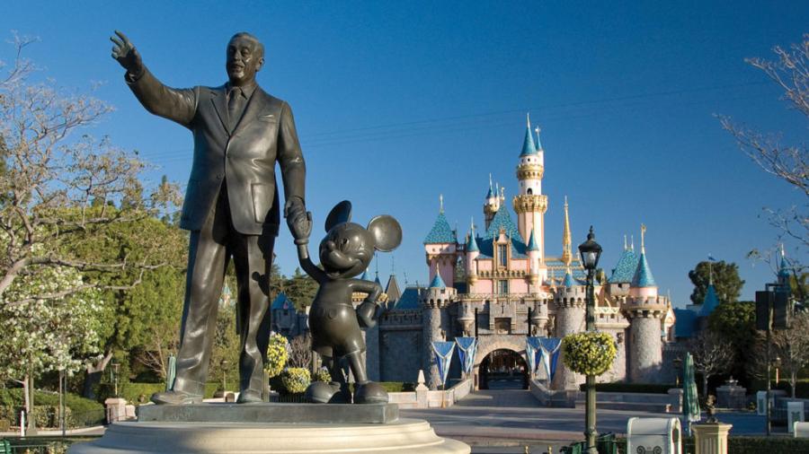 Disneyland eliminará los popotes de plástico de sus parques
