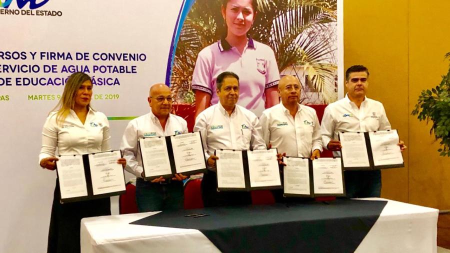 Gobierno del Estado firma convenio para servicio de agua potable en escuelas de educación básica