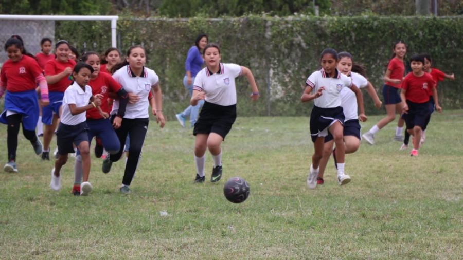 Promueve Gobierno de Matamoros actividades deportivas en escuelas primarias de zona 17