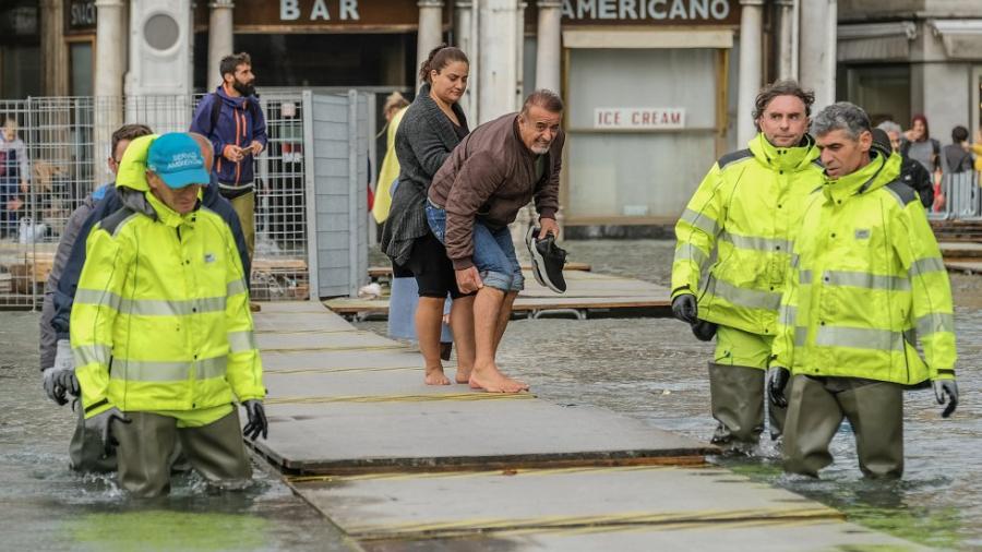 Al menos 10 muertos por inundaciones en Italia 