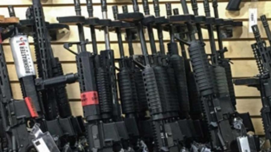 Buscan utilizar fondo federal para compra de armas en escuelas