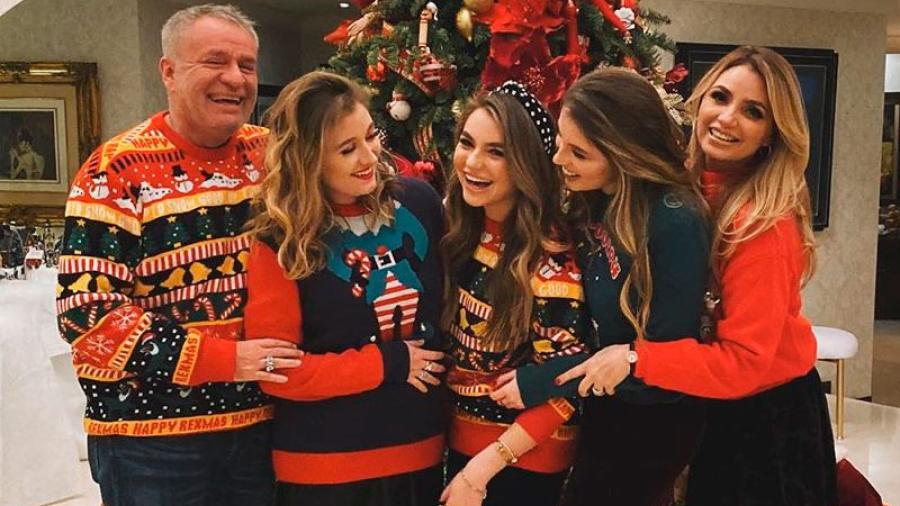 Angélica Rivera y el Güero Castro celebran juntos con sus hijas la Navidad