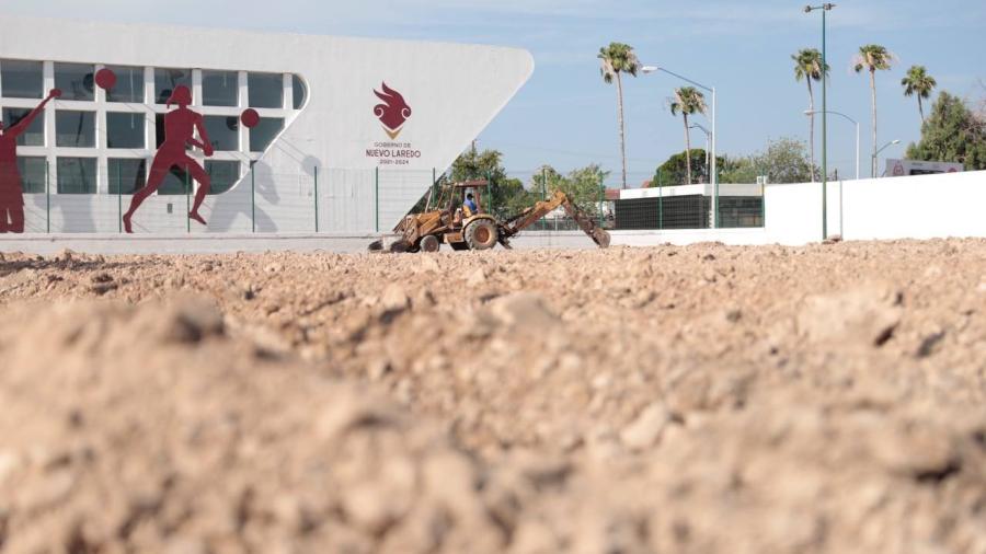 Rehabilitan canchas de F&uacute;tbol r&aacute;pido de la Unidad Deportiva Benito Ju&aacute;rez 