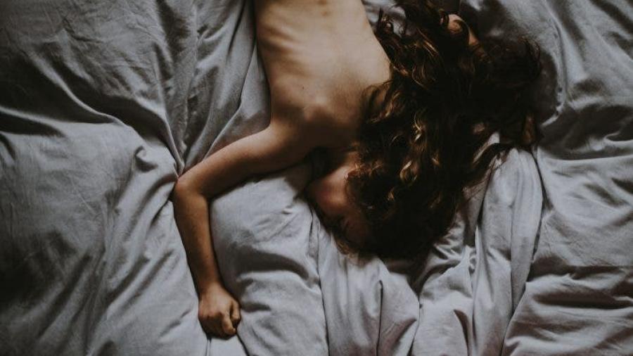 El sexo ha disminuido entre jóvenes en este siglo XXI: estudio