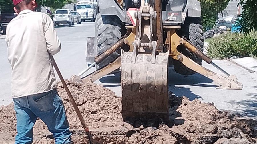Reparó COMAPA fugas de agua potable en fraccionamiento San Valentín