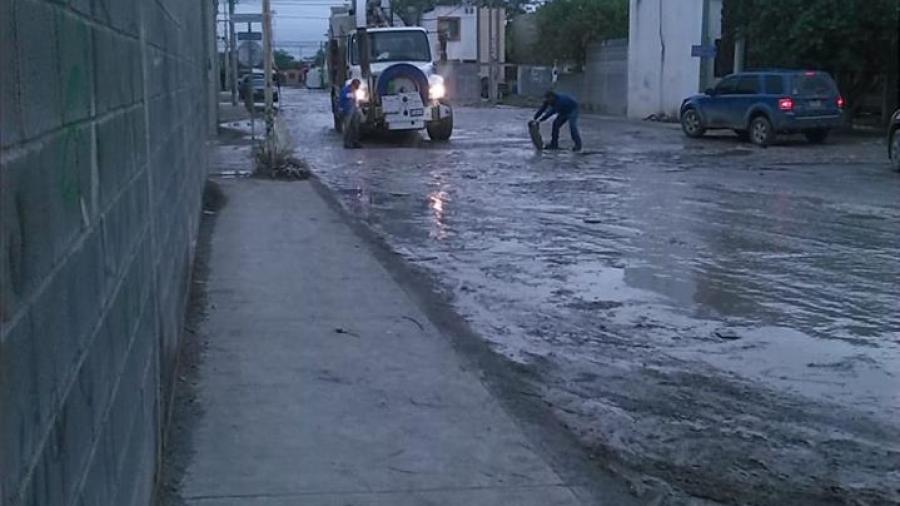Comapa trabaja con equipo vactor