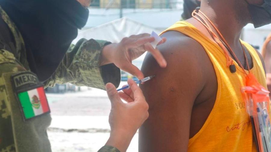 Migrantes en Albergue Municipal reciben vacuna contra COVID-19