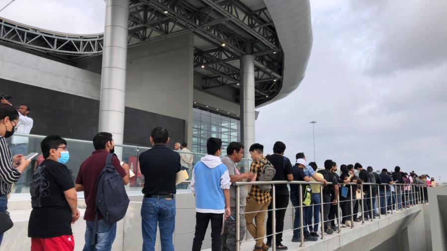 Cientos buscan trabajo en Reynosa, gran demanda en Feria del Empleo