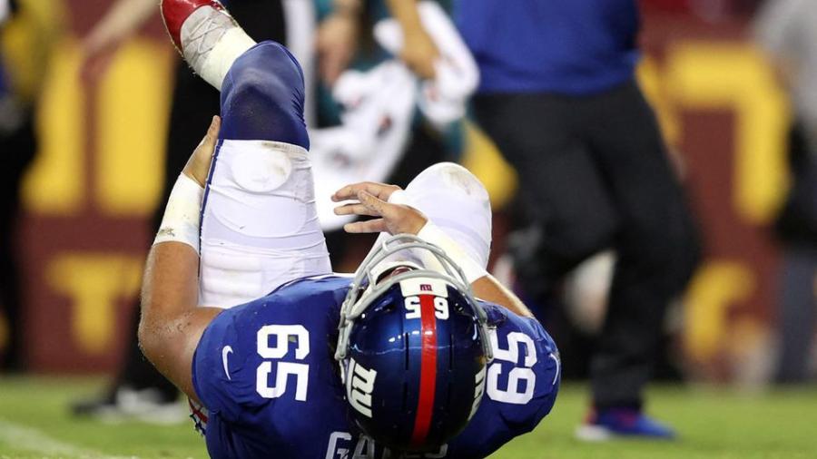 Escalofriante lesión de Nick Gates en la NFL