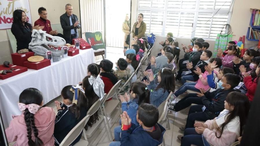 Lleva Gobierno Municipal Museo de Historia Natural a escuelas de nivel básico