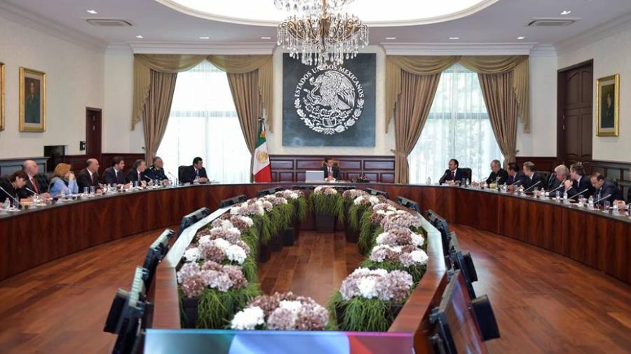 Discuten EPN y su gabinete los avances de la reforma energética en Los Pinos