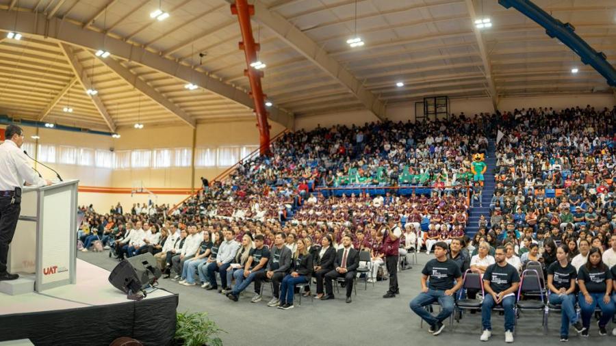 Queremos que nuestros estudiantes sean líderes con un profundo sentido humanista: Dámaso Anaya