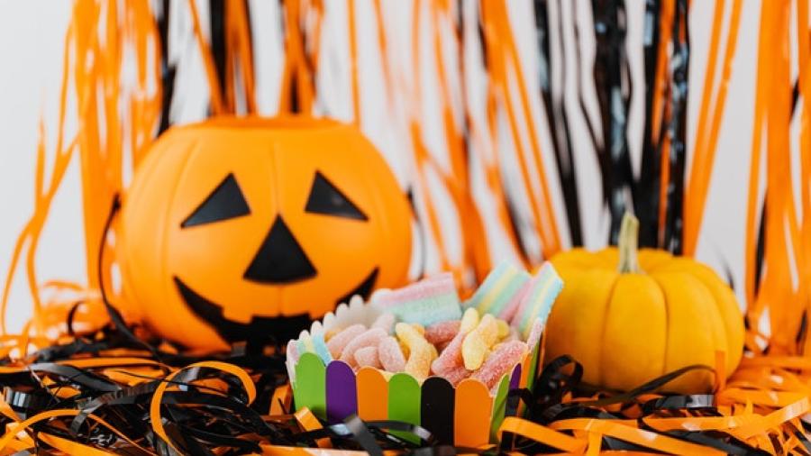 Invitan a Bazar UNE edición Halloween