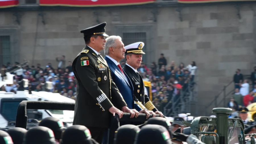 Aprovecha AMLO desfile militar para hacer llamado a la paz mundial y cese al conflicto Rusia-Ucrania 