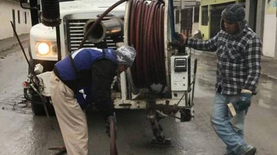 Comapa trabaja con cuadrillas en diferentes puntos