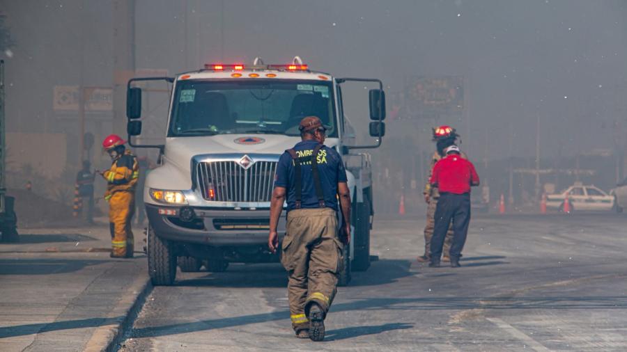 Reconocen labor conjunta tras incendio en recicladora de Reynosa