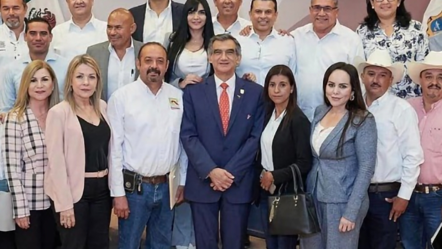 Participa Carmen Lilia Canturosas en Mesa de Trabajo con Gobernador Américo Villarreal 