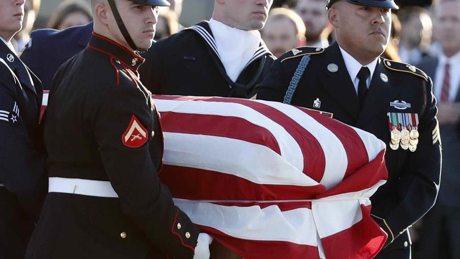 Llegan a Washington los restos de George H.W. Bush