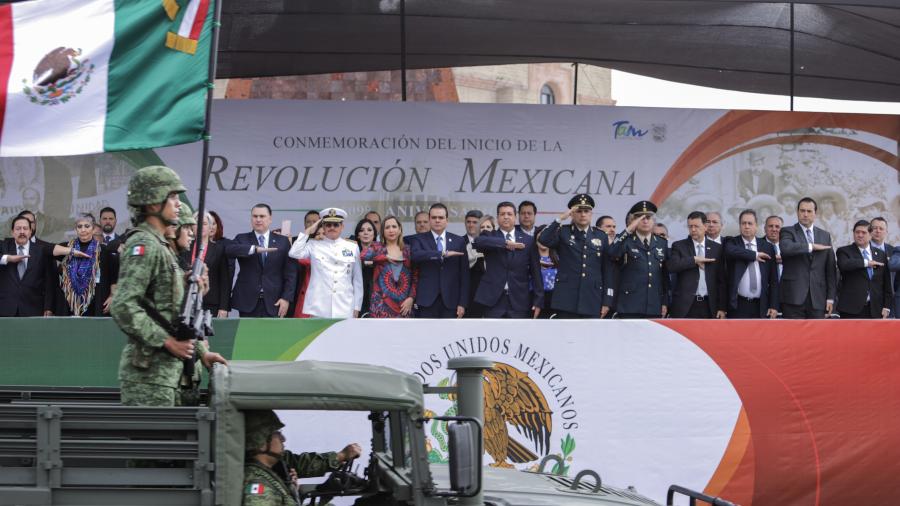 Preside Gobernador Desfile Conmemorativo de la Revolución Mexicana en Nuevo Laredo