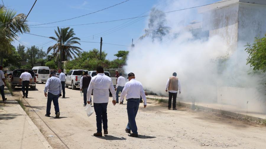 Actualiza Secretaría de Salud al personal médico sobre el dengue