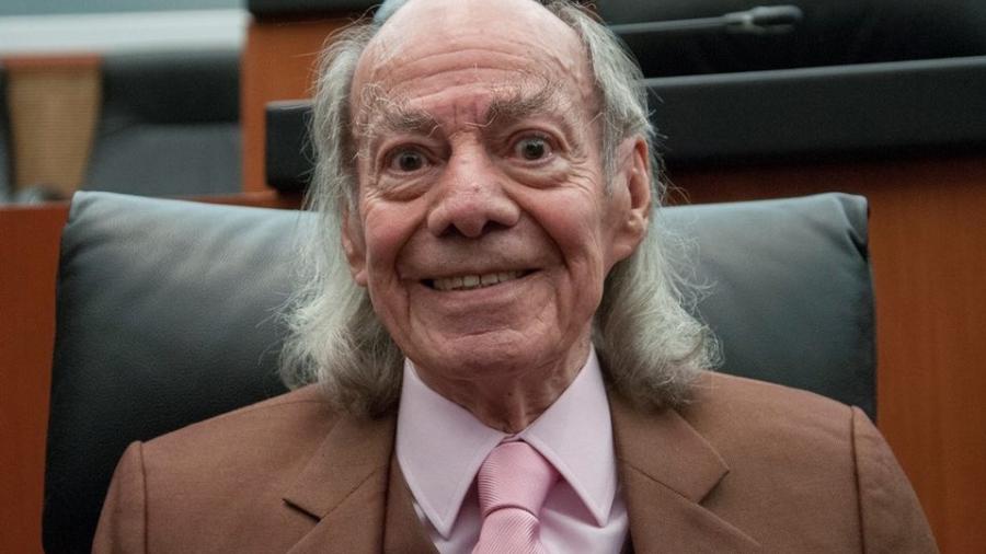 Manuel 'El loco' Valdés salió bien de la cirugía de extracción de un tumor 