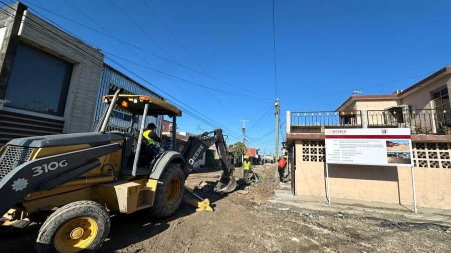 Beneficia Alcalde Carlos Peña Ortiz a vecinos de La Cima con pavimentación hidráulica