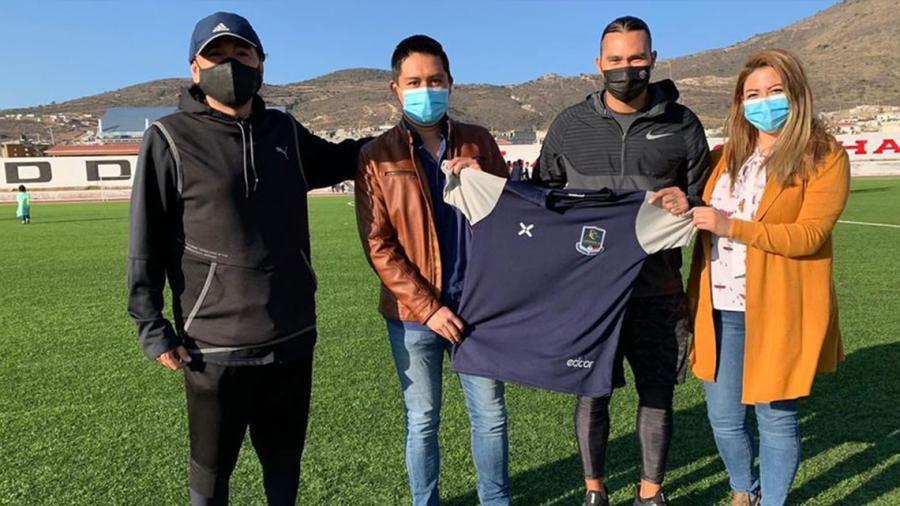 Gullit Peña jugará en tercera división