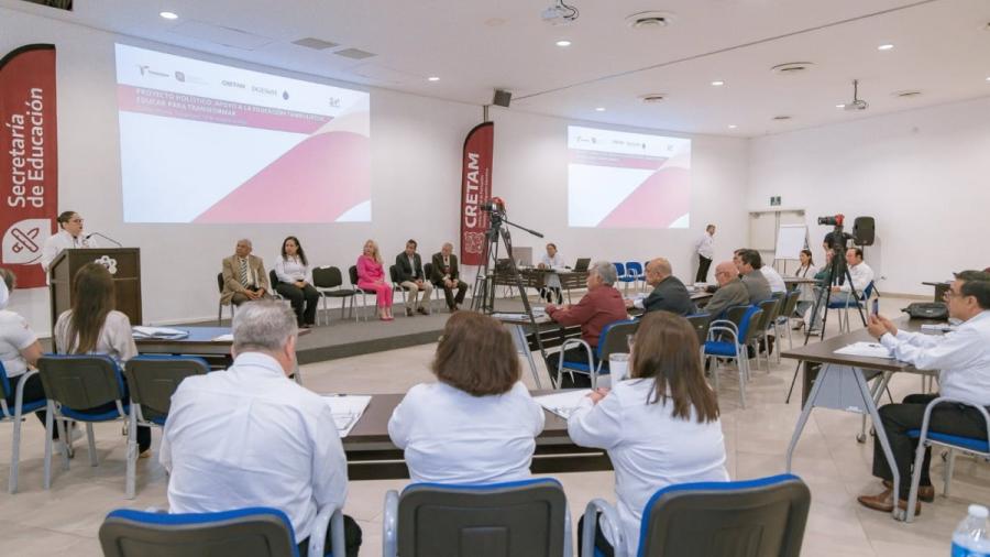 Proponen modelo holístico para la transformación educativa