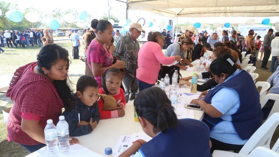 2 mil 500 habitantes se reúnen con Maki Ortiz