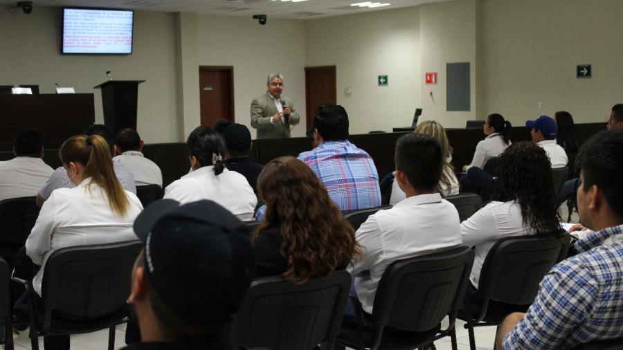 91 servidores públicos de la PGJT reciben curso