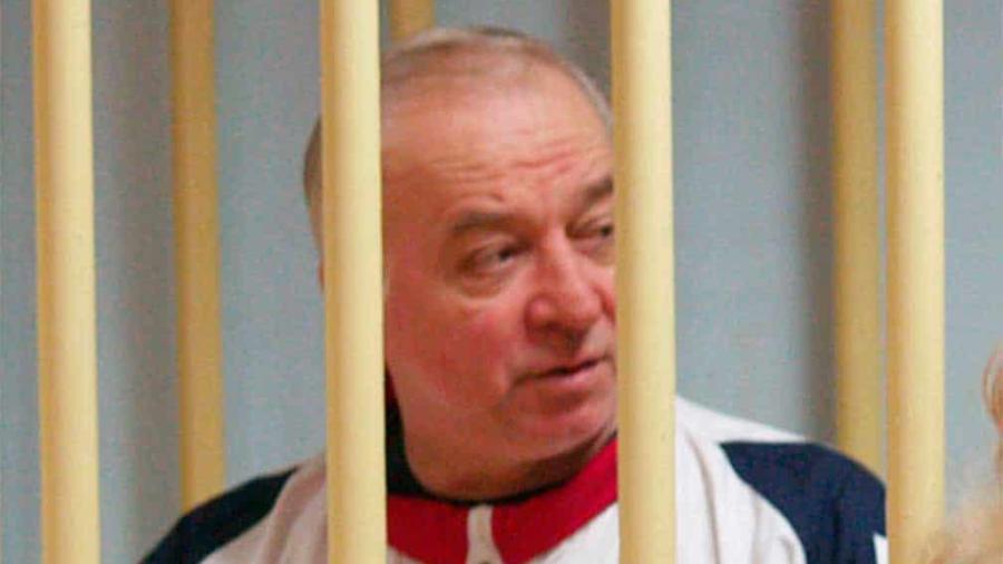 Espía ruso atacado en Gran Bretaña probablemente nunca se recupere: Theresa May