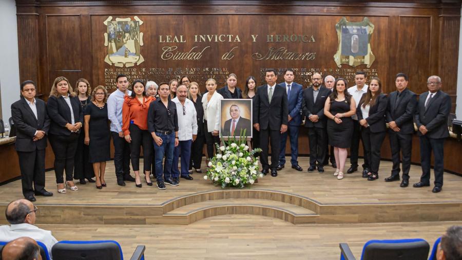 Rinde Ayuntamiento honras fúnebres en memoria del regidor Iván Puente Acosta