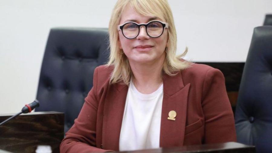 Grúas no podrán llevarse vehículos si conductor esta presente