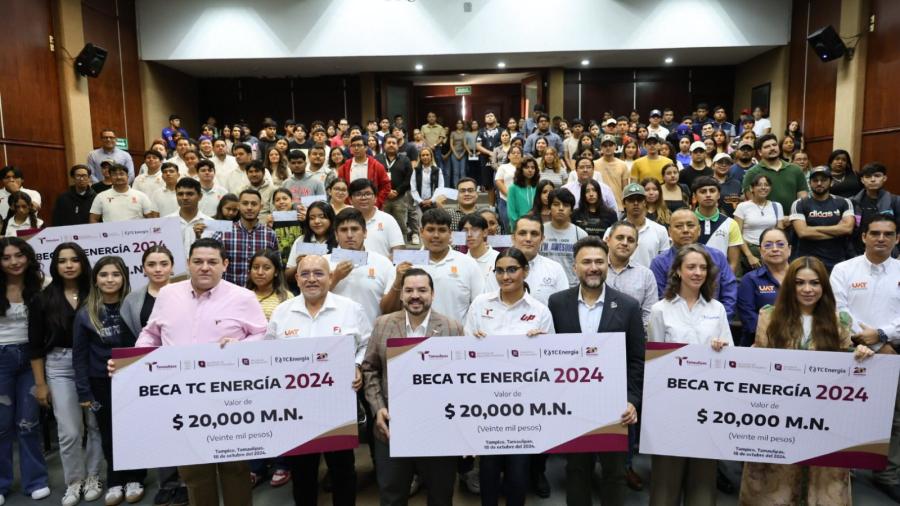 Entrega José Ramón Silva becas TC Energía 2024