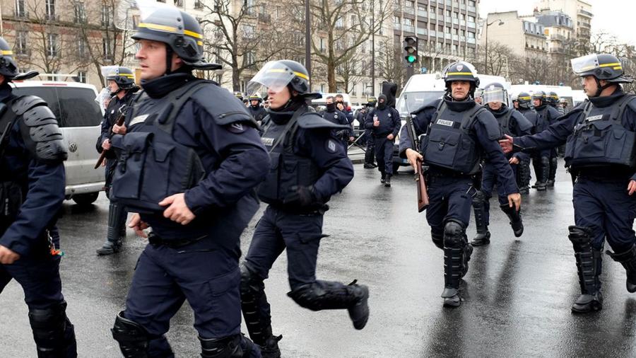 Detienen a presuntos terroristas de trenes en Francia