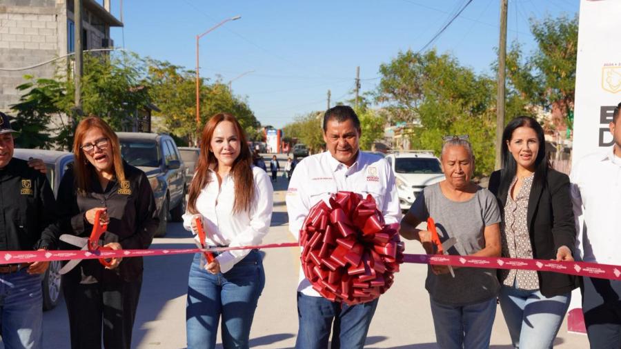 Carmen Lilia Canturosas transforma calles de Villas de San Miguel y fortalece el orgullo de sus vecinos