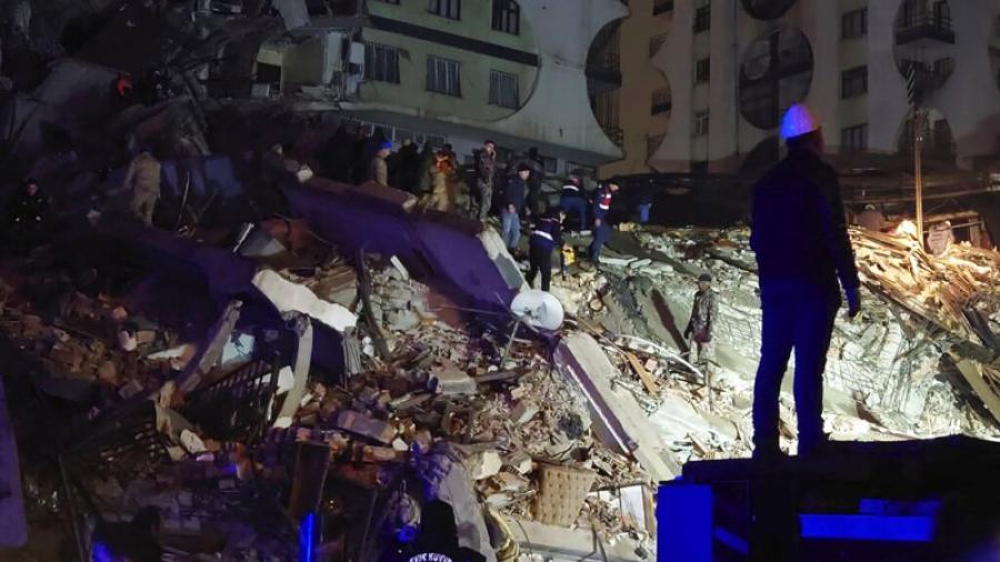Se eleva a más de 5 mil las muertes por sismo en Turquía y Siria