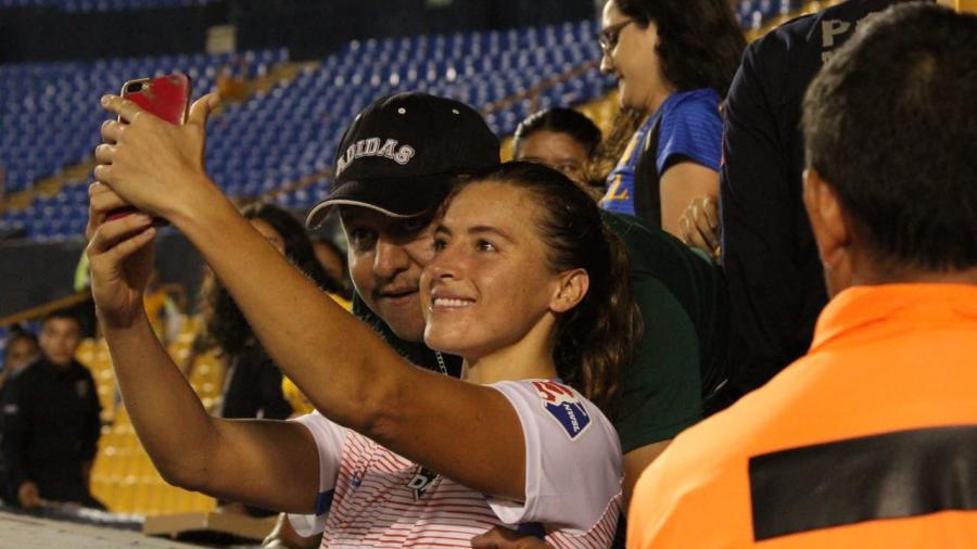 Tigres veta de por vida al aficionado que acosó a la jugadora de Houston Dash