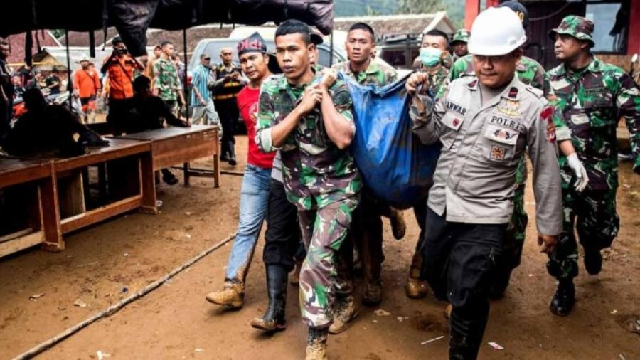 Sacude sismo de 6.6 a Indonesia