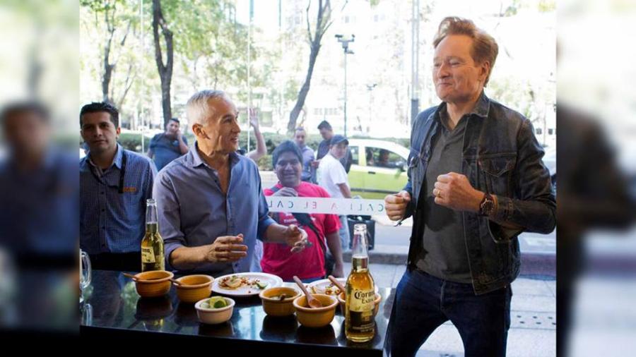 Conan O'Brien sigue recorriendo CDMX