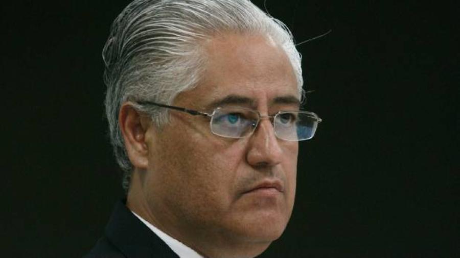 Giran orden de aprehensi&oacute;n contra rector de la UAEM