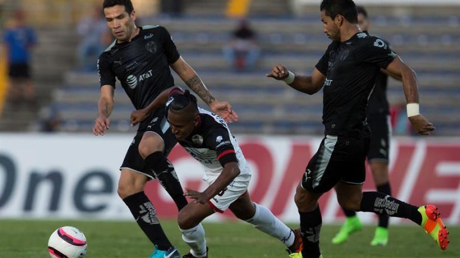 Lobos da la sorpresa y vence a Monterrey 2-1  
