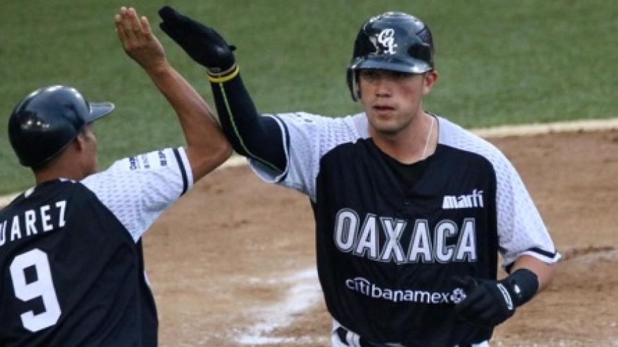 Guerreros domina a Olmecas en serie inaugural del beisbol mexicano