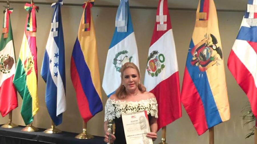 Otorgan el Premio Internacional Tonantzin 2018 a Angy de la Garza de Zorrilla