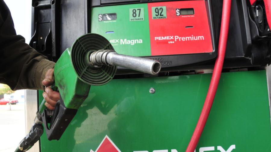 Precio de combustible se reducirá en dos centavos