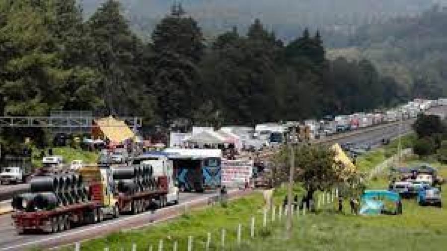 Liberan Autopista México-Puebla tras mesa de dialogo