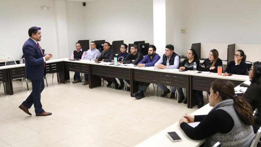 Se capacita y actualiza personal del Congreso  sobre Técnicas Jurídicas del Proceso Legislativo