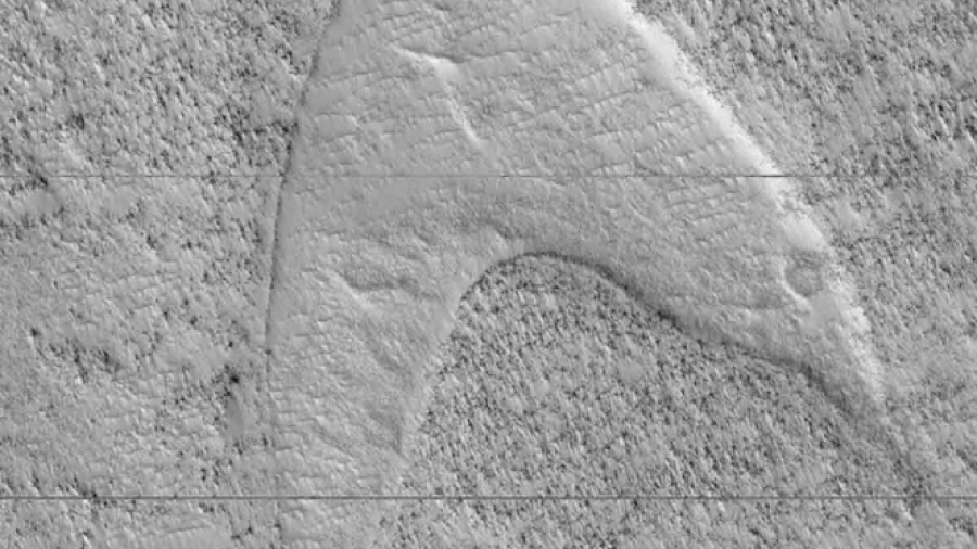 Descubren escudo de "Star Trek" en Marte